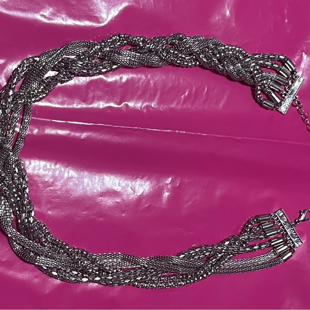 SELLING SOLID SILVER NECKLACE FOR WOMEN NWOT
